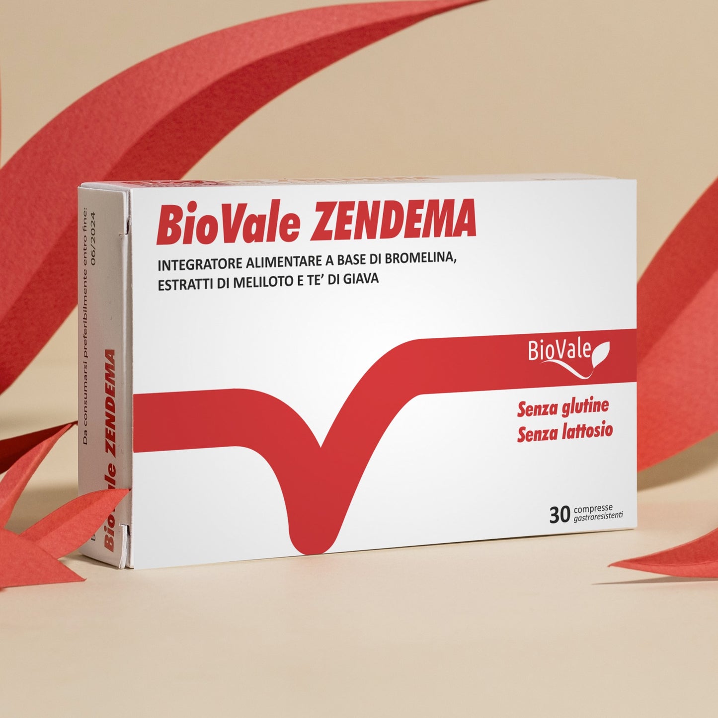 Confezione di BioVale Zendema (con sfondo), l'integratore alimentare a base di Bromelina, estratti di Meliloto, Tè di Giava e Ananas. Ideale per combattere gli inestetismi della cellulite, la ritenzione idrica e l’insufficienza venolinfatica.